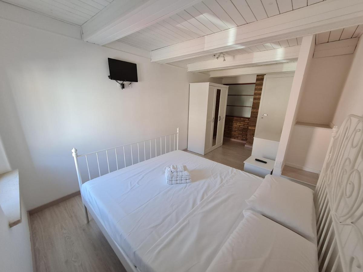 Al Castello - Aeroporto Delle Marche - Ancona Apartment Фалконара Маритима Екстериор снимка